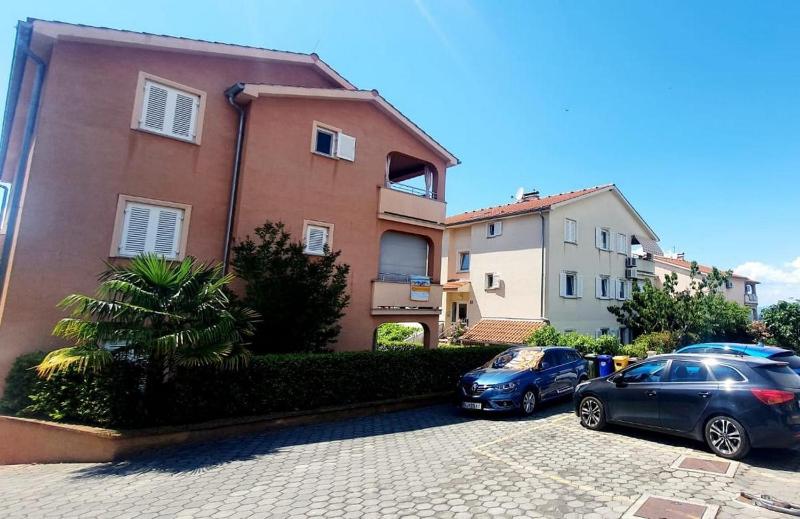 Apartments with a parking space Malinska Krk - 19309 - image 1
