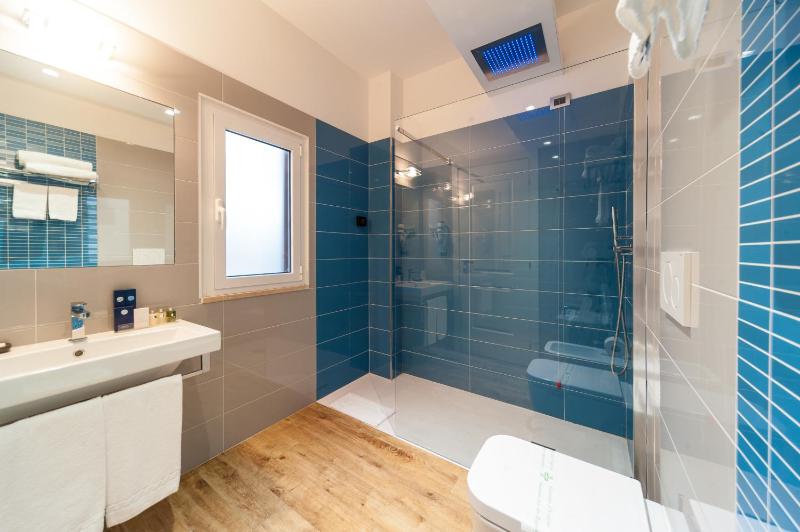 Superior Double or Twin Room image 2