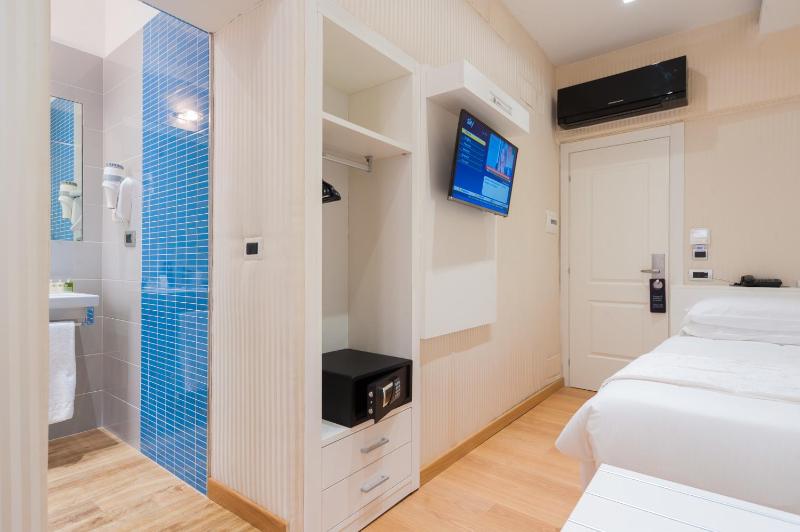 Single Room image 1