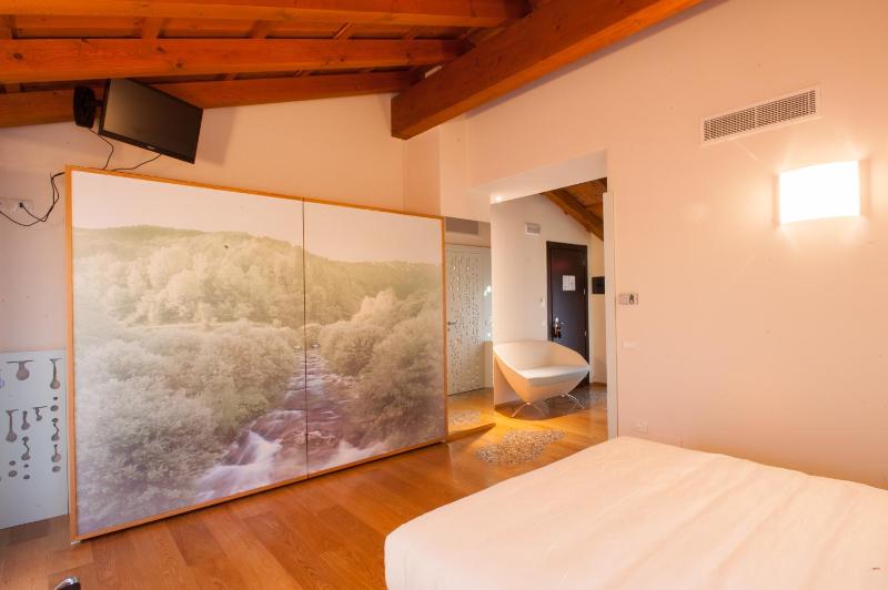 Suite with Whirlpool image 3