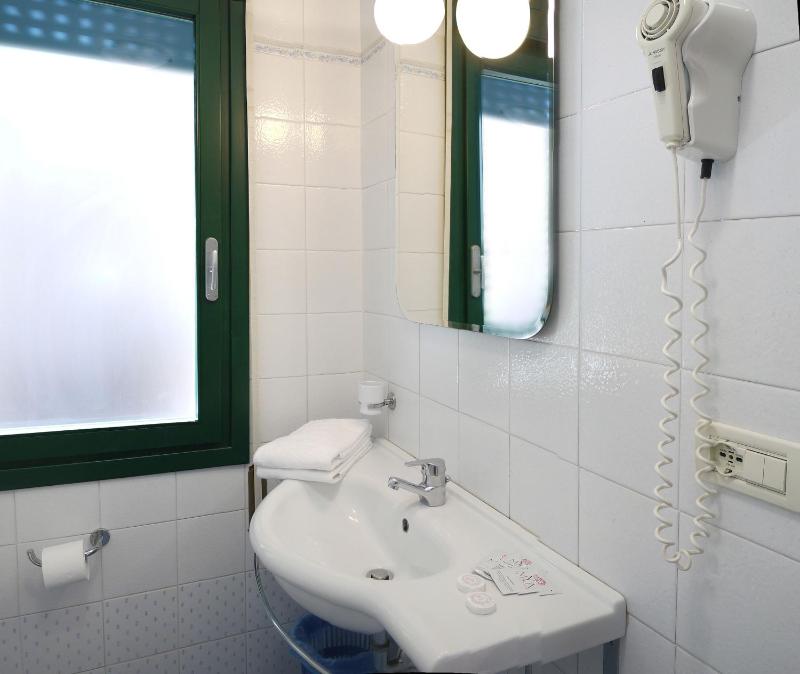 Double or Twin Room image 1