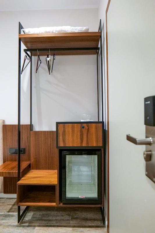 Double Room image 3