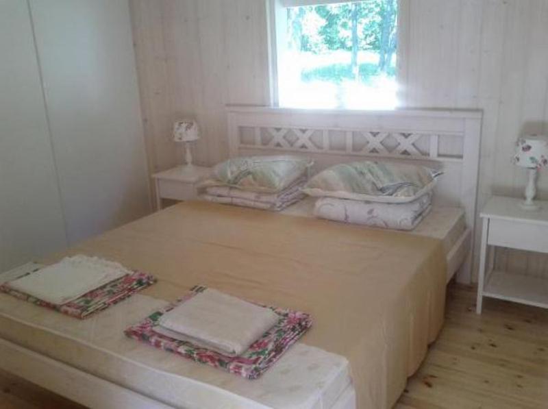 Two-Bedroom House image 4