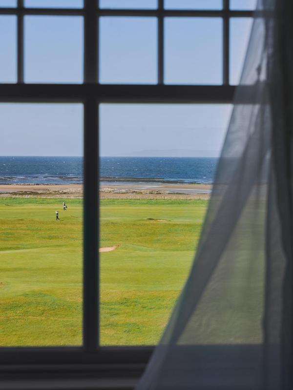 Deluxe Double or Twin Room with Sea View image 2