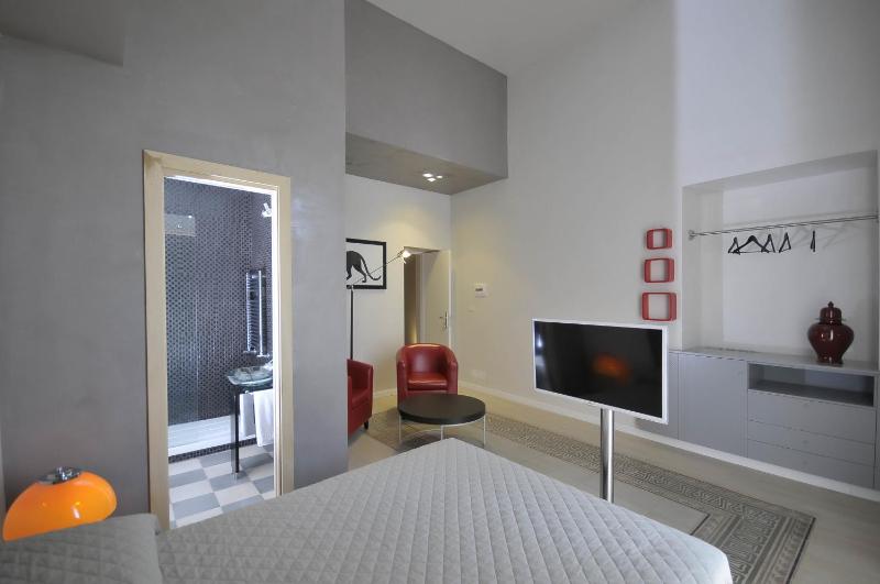 Standard Double Room image 2