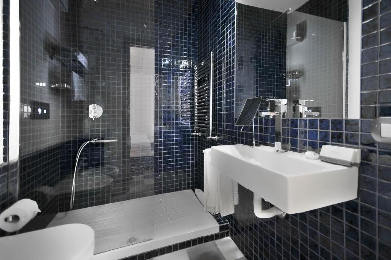 Superior Double Room image 2