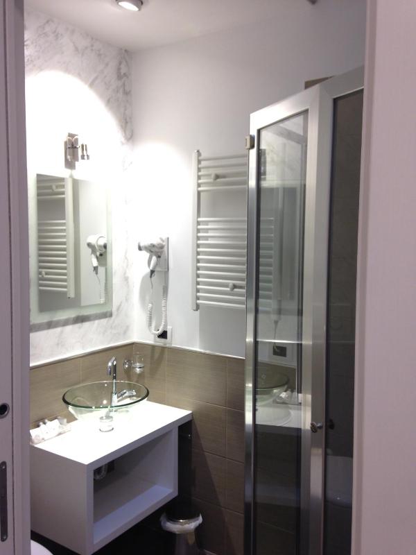 Deluxe Double Room image 2