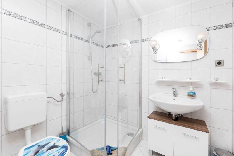 One-Bedroom Apartment with Terrace image 3