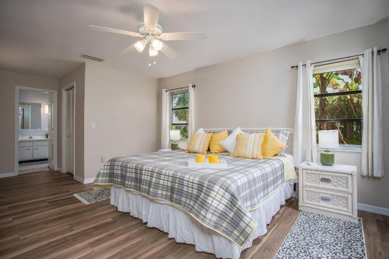 Brady B Pool Home - image 14