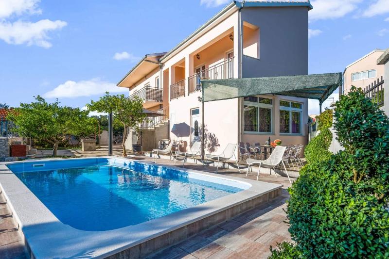 Seaside family friendly house with a swimming pool Razanj Rogoznica - 19735 - image 8