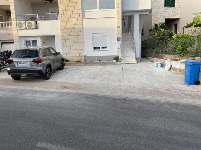 Apartments with parking space Makarska - 19795 - image 11