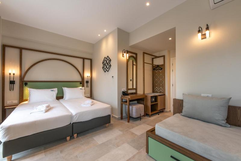 Quadruple Room- Interior image 1
