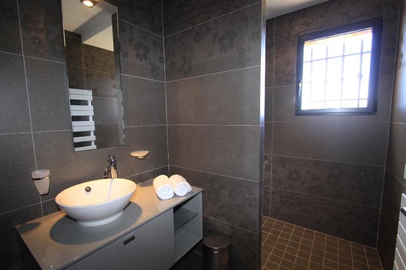 Three-Bedroom Villa image 2