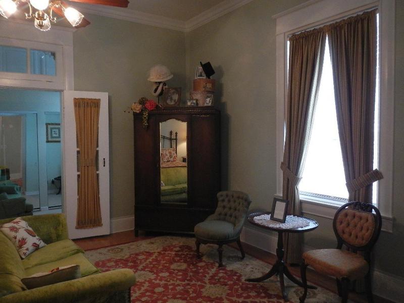 Deluxe King Room image 4