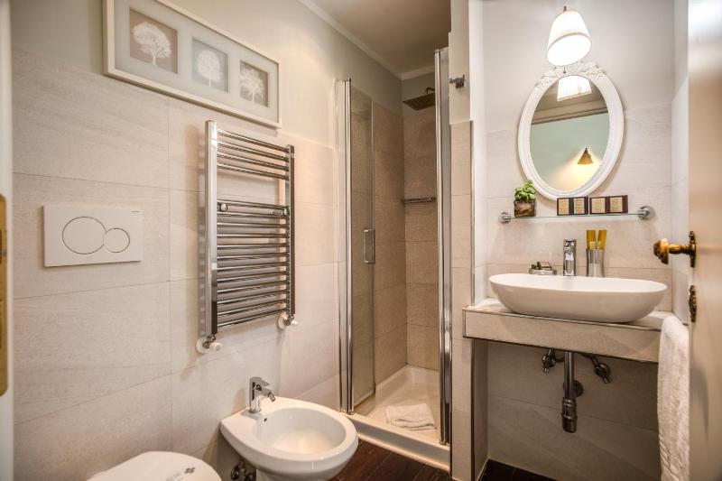 Superior Double Room image 4