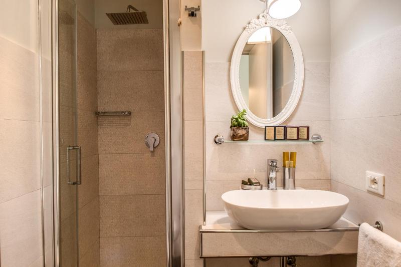 Superior Double Room image 2