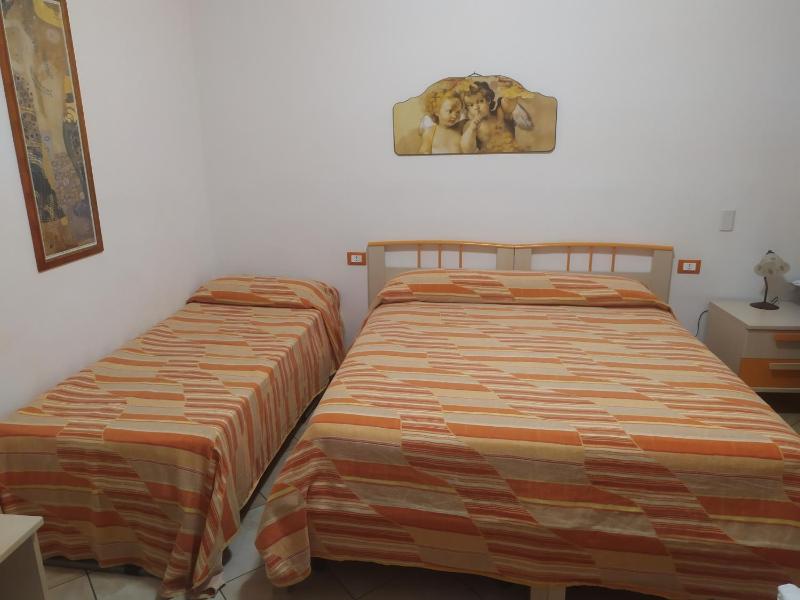 Classic Triple Room image 2