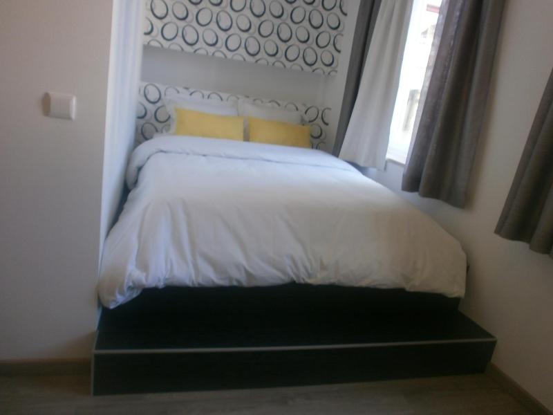 Double Room with View to the Castle image 2