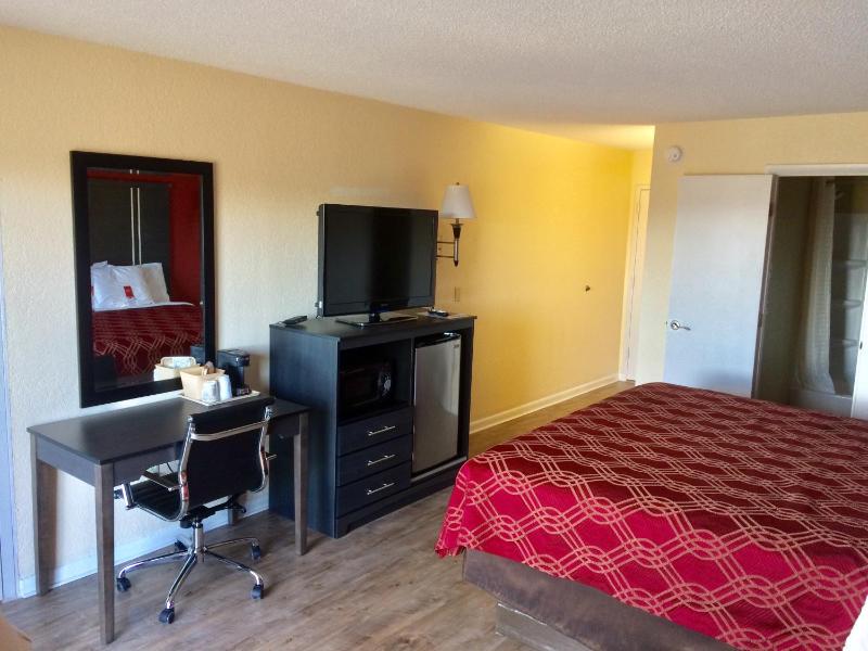 Standard King Room - Non-Smoking  image 2