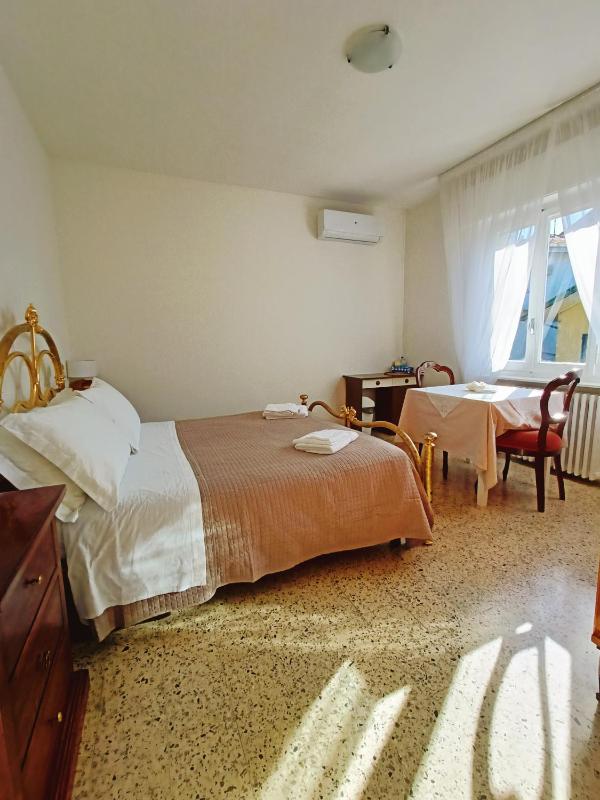 Double Room with Private Bathroom image 3