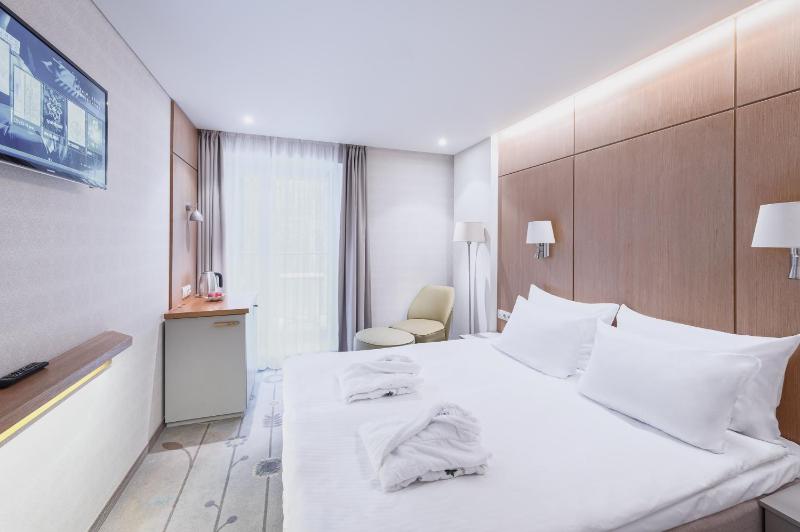 Double Room with Spa Access (2 Persons)  image 1