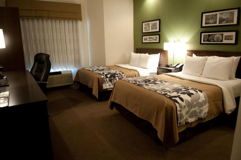 Double Room with Two Double Beds - Non-Smoking - Accessible image 3