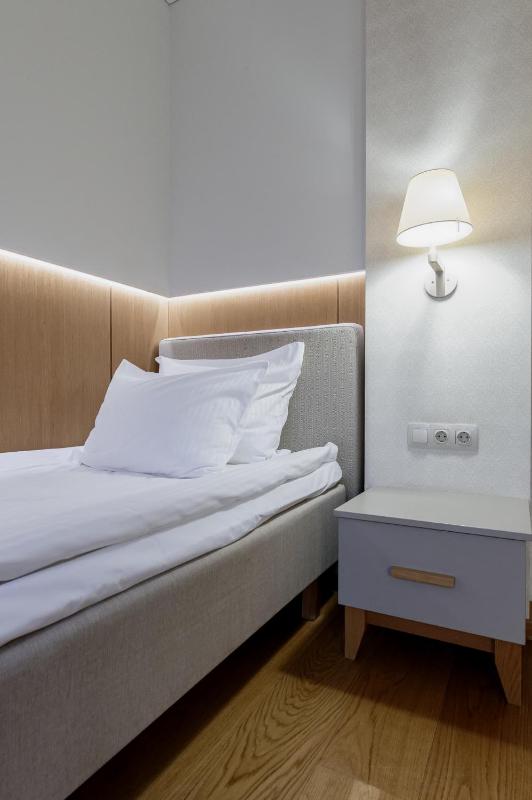 Single Room with Spa Access image 1