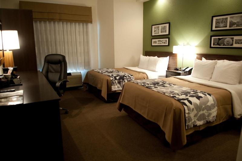 Double Room with Two Double Beds - Non-Smoking - Accessible image 2