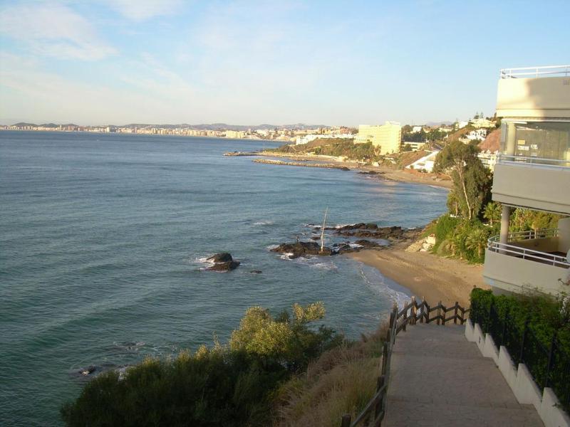 Holidays2Torrequebrada Sea view Front beach pool - image 14