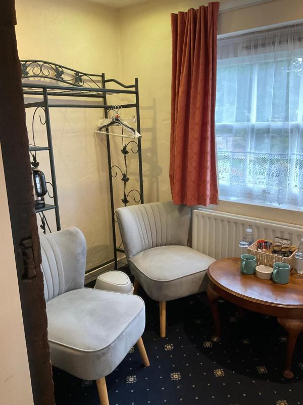 Deluxe Double Room with Bath image 3