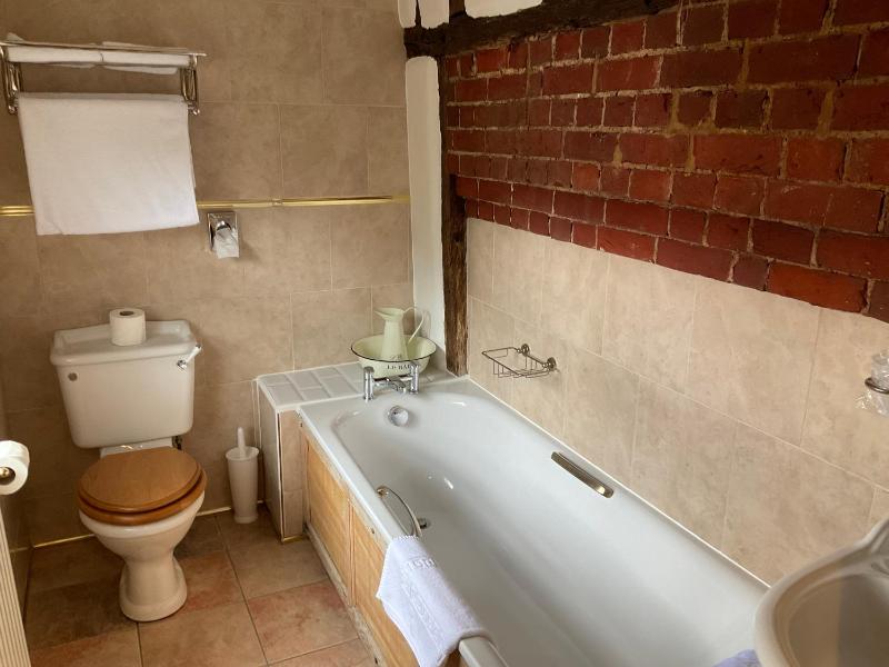 Deluxe Double Room with Bath image 1