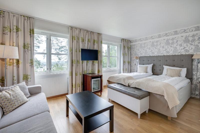 Superior Twin Room image 1