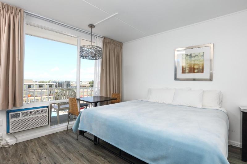 King Room image 2