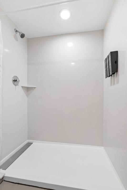 King Room image 4