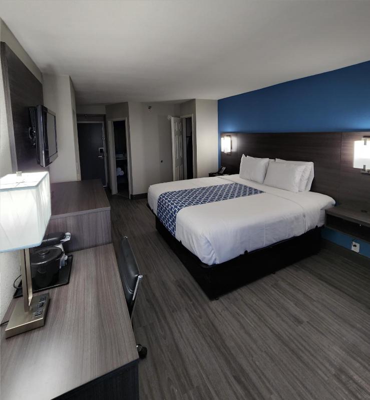 King Room image 3