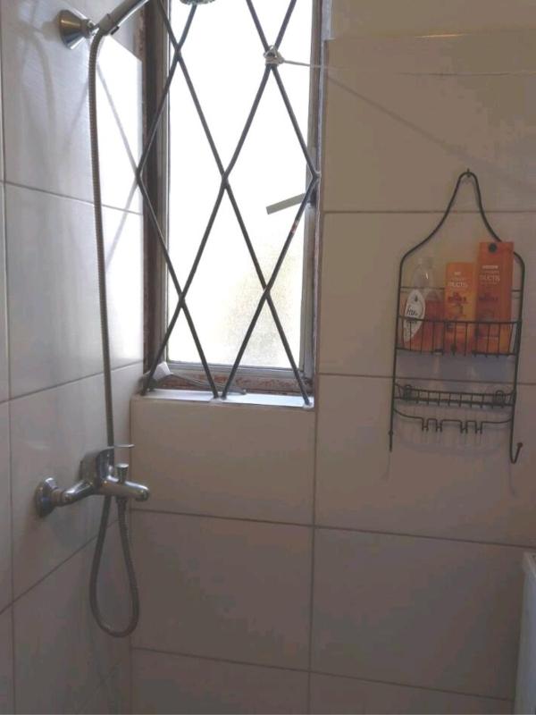 Cálido apartamento a 8 cuadras del mar y a 3 de 18 Julio Estarán acompañados por una gatita que vive alli - image 5