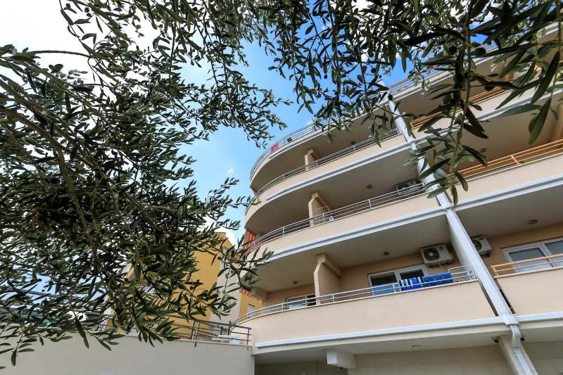 Family-friendly apartments with swimming pool Brela Makarska - 19998 - image 33
