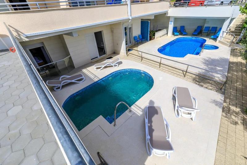 Family-friendly apartments with swimming pool Brela Makarska - 19998 - image 6