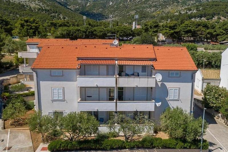 Apartments with parking space Bol Brac - 20004 - image 22