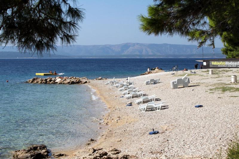 Apartments with parking space Bol Brac - 20004 - image 6