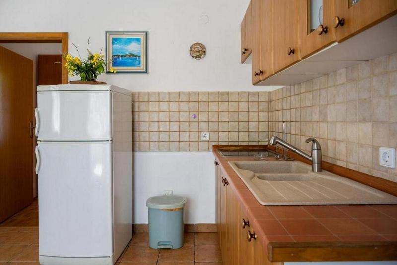 Apartments with parking space Bol Brac - 20004 - image 18