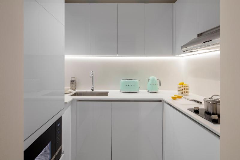 King Studio Suite with Burj Khalifa View image 4