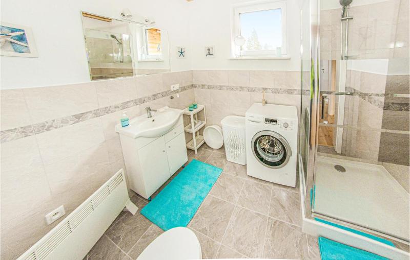 Four-Bedroom Holiday Home image 2