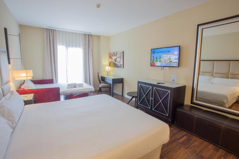 Double or Twin Room with Extra Bed image 1