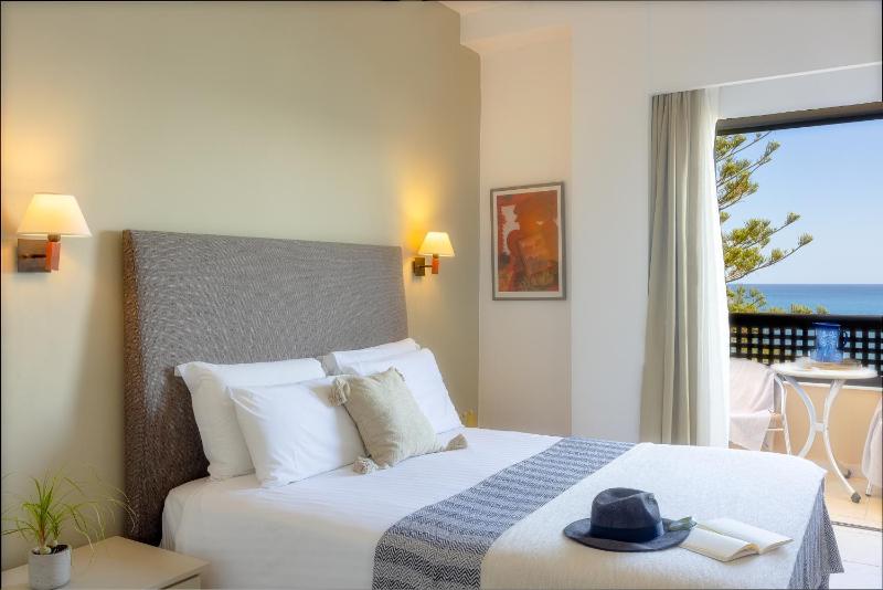Double Room with Sea View image 3