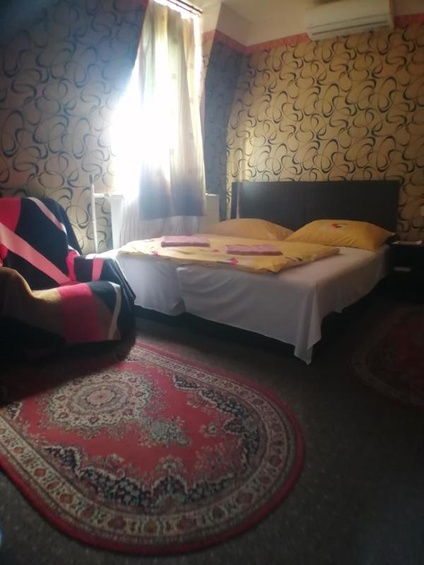 Deluxe Double Room with Two Double Beds image 3