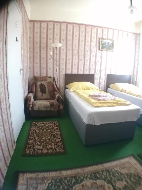 Deluxe Double Room with Two Double Beds image 4