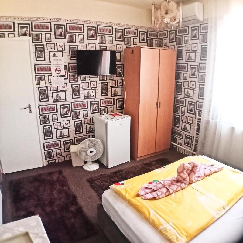 Deluxe Room image 3