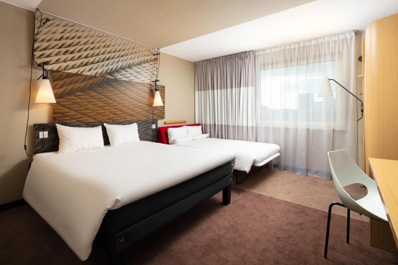 Standard Double Room with Sofa image 1