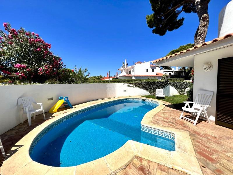 Vilamoura Traditional Villa with Pool by Homing - image 12